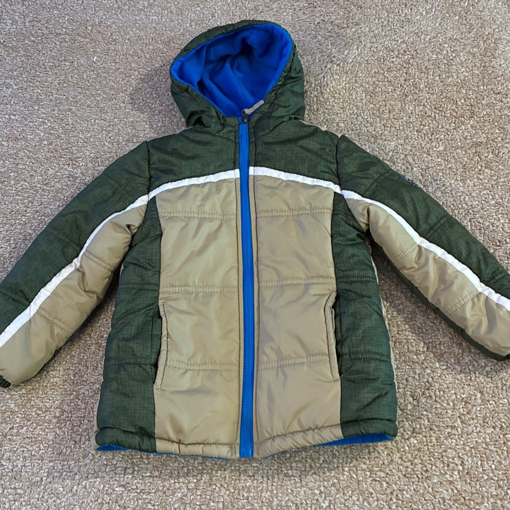 iXtreme Boys Puffer Jacket Size 5 Green Tan Hooded Fleece Lined Winter Coat